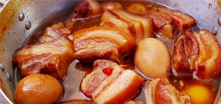 Cách Nấu Thịt Kho Tàu Nhanh Mềm Là Cho Thêm Baking Soda Vào Trong Quá Trình Nấu