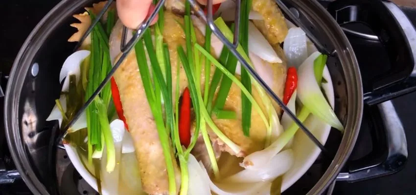 Gà Sau Khi Hấp Xong