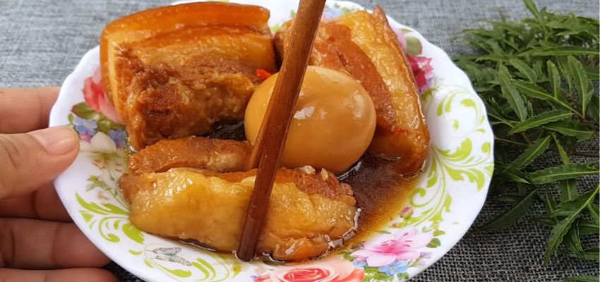 Hoàn Thành Nồi Thịt Kho Tàu