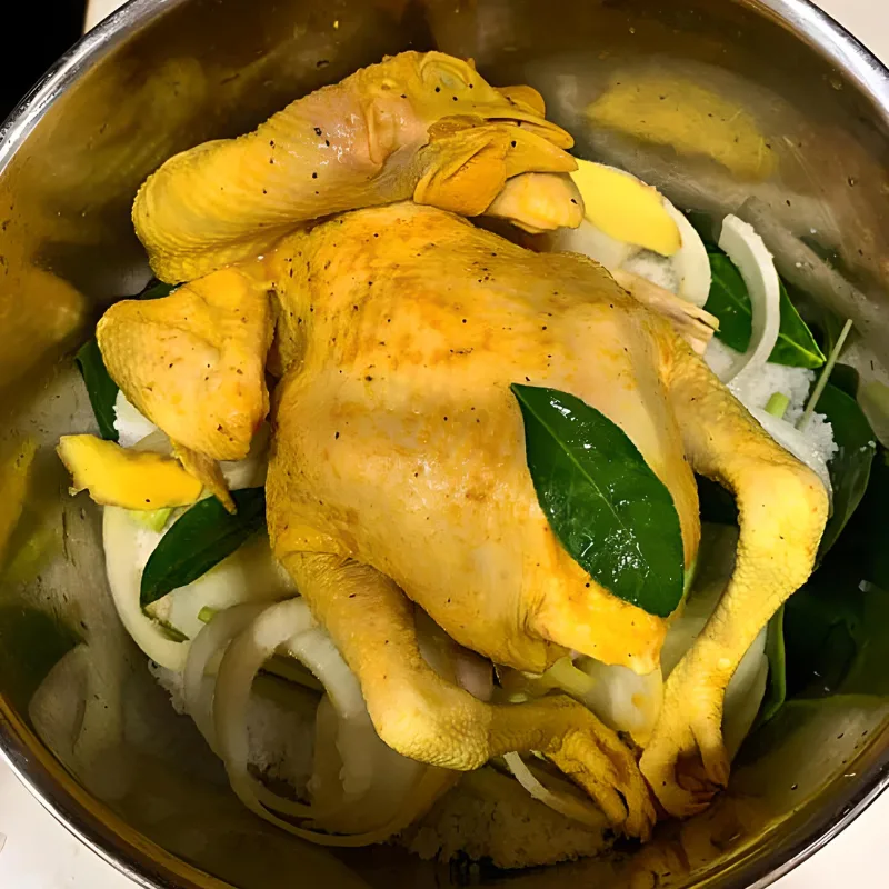 Cách Luộc Gà Ngon Không Cần Nước