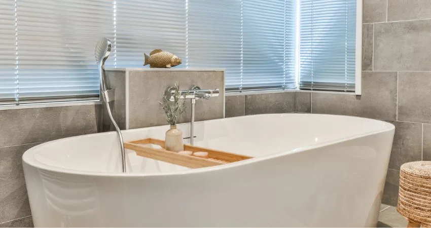 Cần Xem Xét Ngân Sách Của Mình Trước Khi Quyết Định Lắp Đặt Bồn Tắm