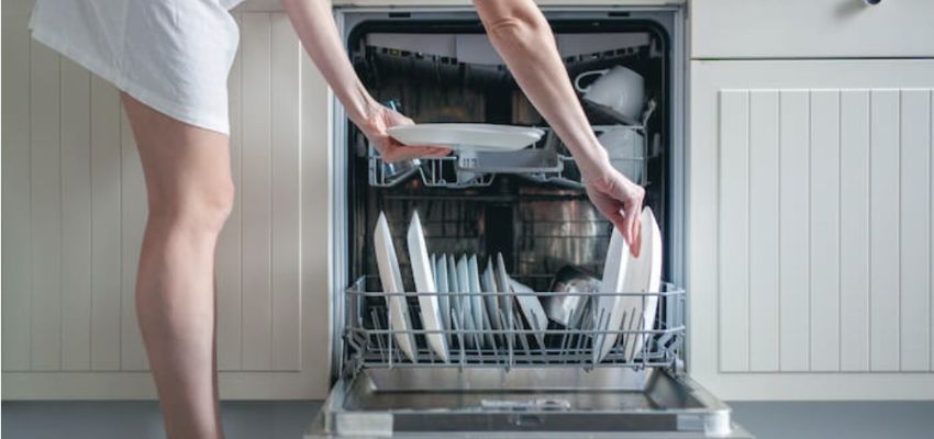 Dong-May-Rua-Chen-Cua-Truoc