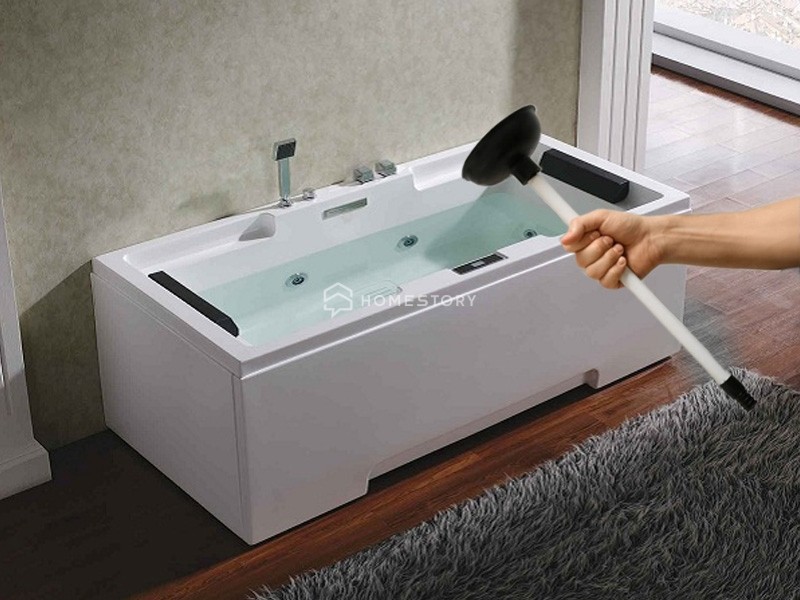 Dùng Pittong Để Thông Tắc Bồn Tắm Dễ Dàng