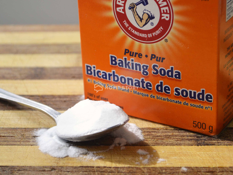 Đổ Baking Soda Vào Miệng Cống