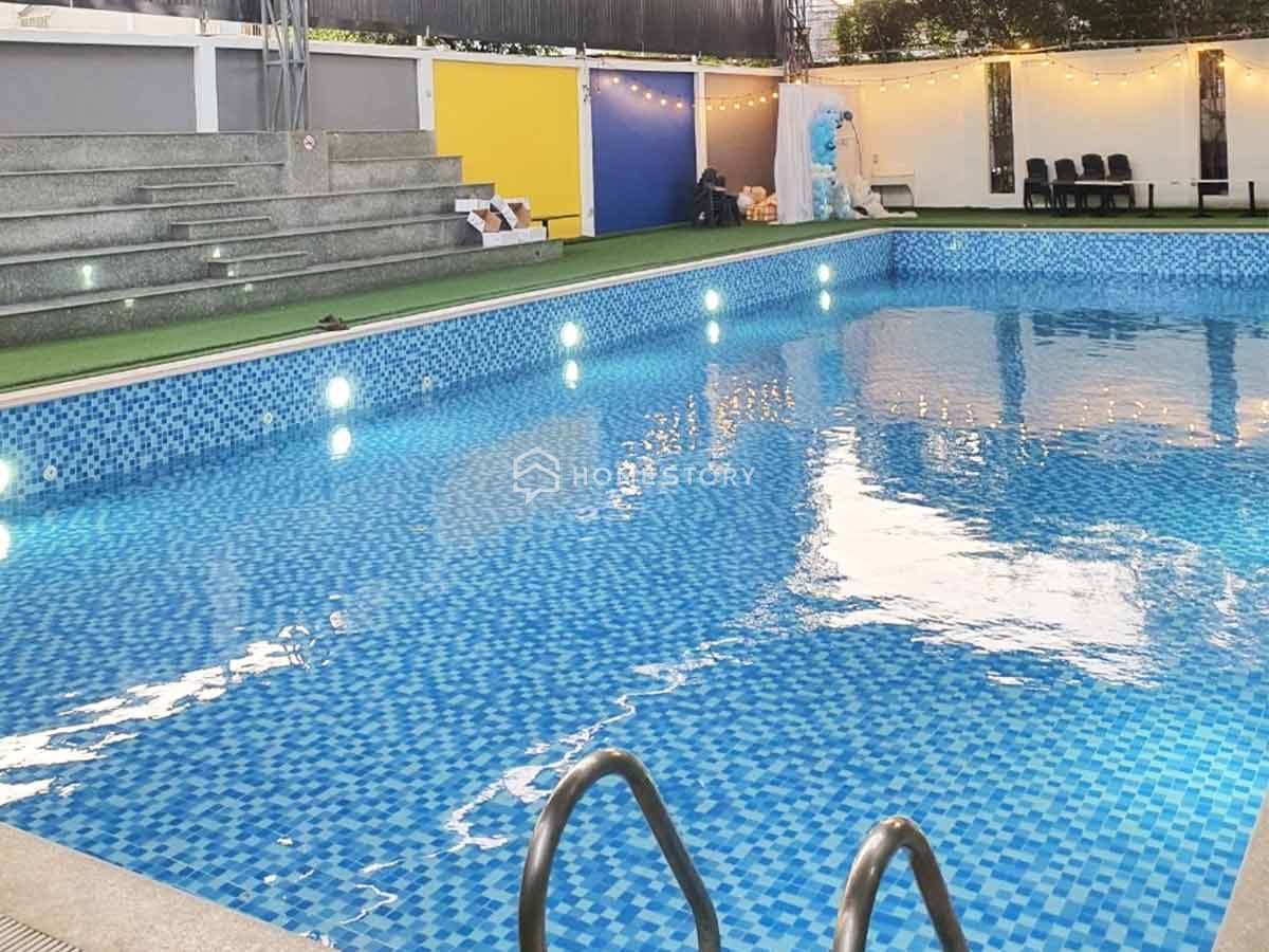 Thiết Kế Và Thi Công Hồ Bơi Massage Gia Đình Chuyên Nghiệp 14 Bể Bơi Massage Truyền Thống Với Kích Thước Lớn, Rộng Rãi, Thoải Mái