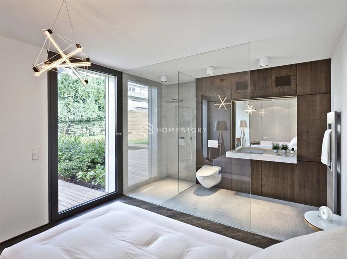 Có Nên Thiết Kế Nhà Tắm Trong Phòng Ngủ Không? Những Điều Cần Lưu Ý 33 Tạo Không Gian Mở Với Phòng Tắm Vách Kính, Vừa Sang Trọng Vừa Ấn Tượng