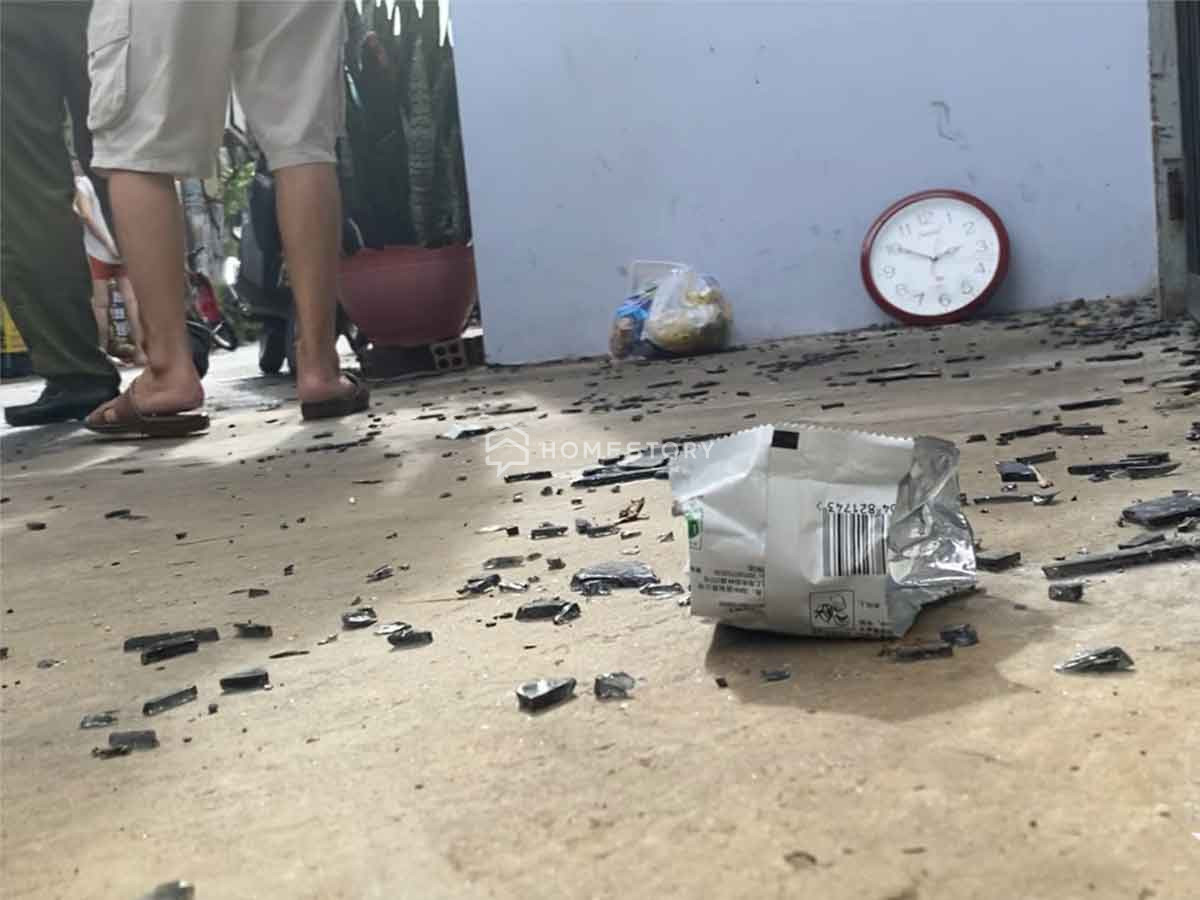 Mảnh Kính Vỡ Văng Xa Hàng Chục Mét Trong Vụ Cháy Nhà Làm 3 Mẹ Con Tử Vong