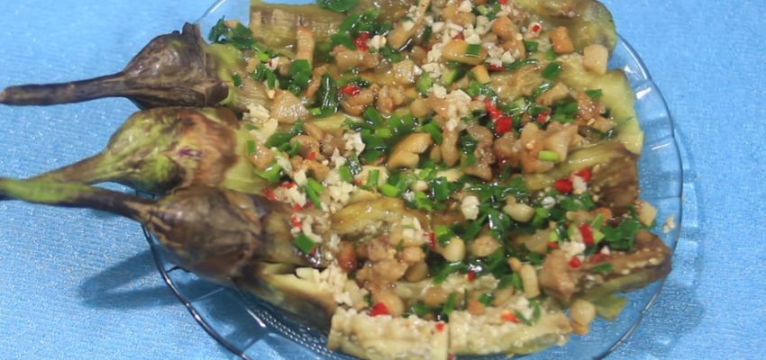 Thế giới ẩm thực: Hết sạch nồi cơm với cách làm cà tím nướng mỡ hành cực ngon Thuong-thuc-mon-ca-tim-nuong-mo-hanh