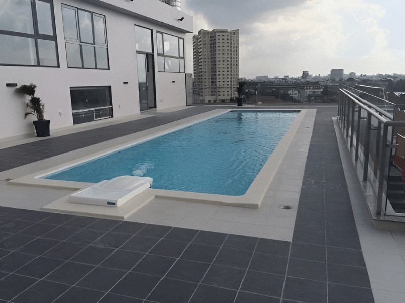 thiết kế hồ bơi mini trên sân thượng