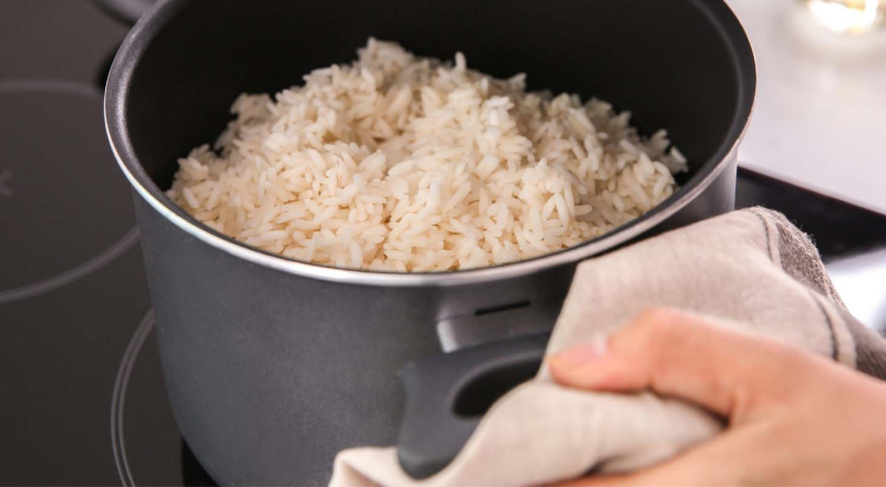 Cách Nấu Cơm Bằng Bếp Từ Đơn Giản Và Thơm Ngon