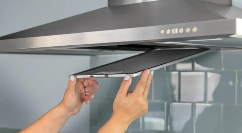 Cách Vệ Sinh Màng Lọc Máy Hút Mùi Đơn Giản