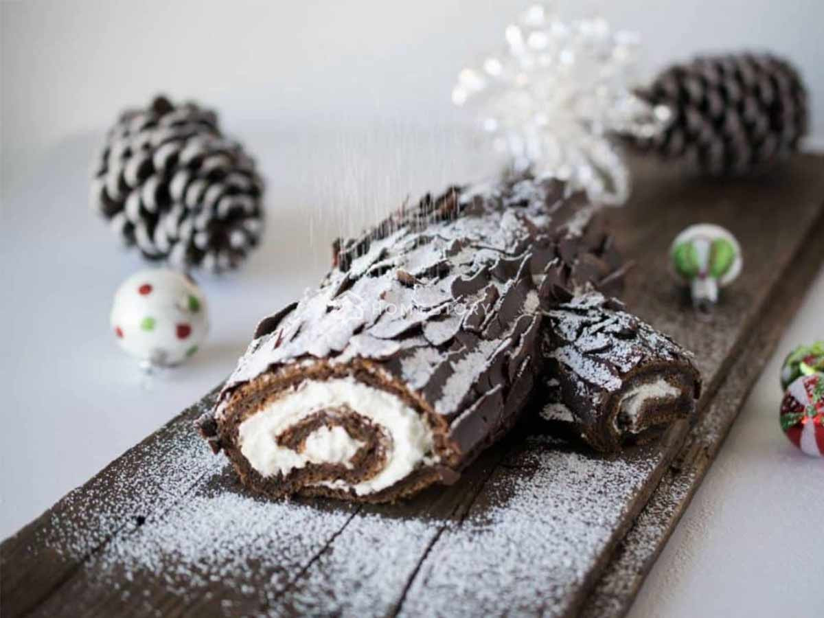 Bánh Khúc Cây Là Một Tróng Các Món Ăn Giáng Sinh Không Thể Thiếu