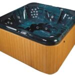 mat-truoc-bon-tam-nam-massage-acrylic-monaco-jacuzzi-mc-8006-vuong-doc-lap.jpg