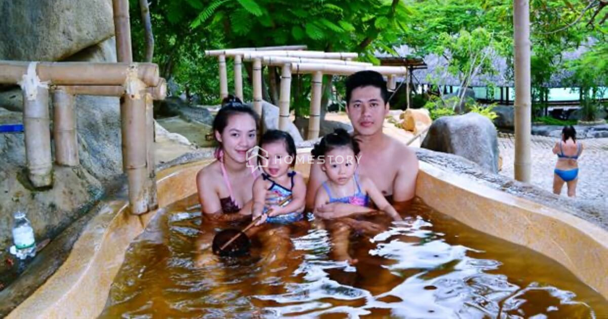 Trẻ Con Có Được Tắm Khoáng Nóng Được Không?